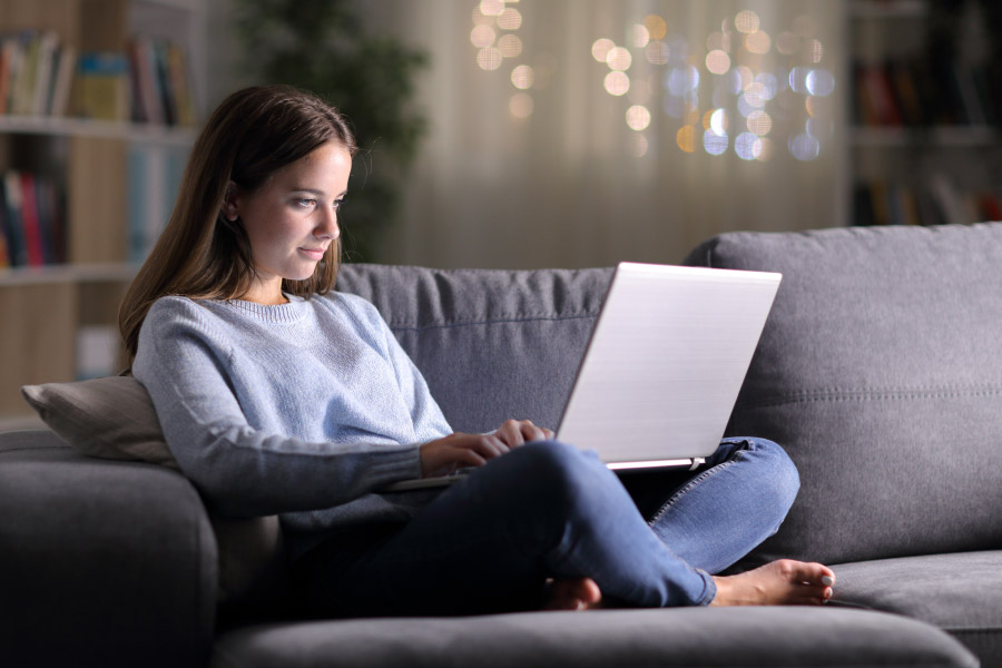 Woman reporting loss online